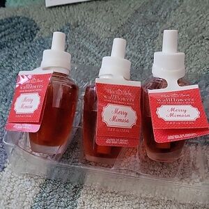 Bath & Body Works Merry Mimosa Wallflowers Refills - Red